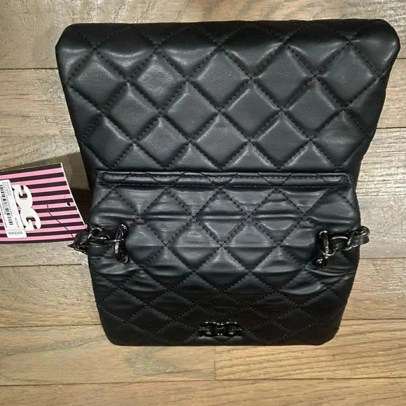 Gilda Paris Messenger Bag - Picture 2 of 5